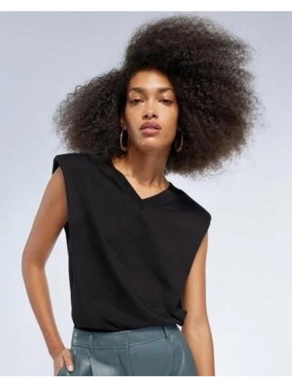 Aritzia Babaton Shoulder Pad Vneck  T Shirt